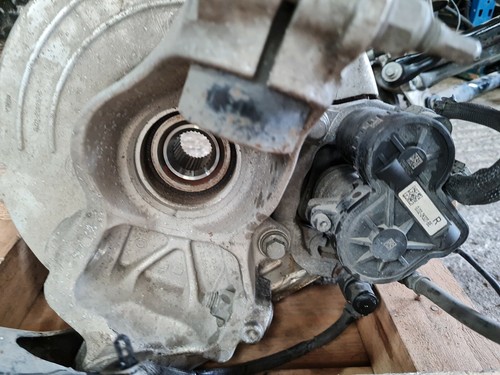 2018 RANGE ROVER EVOQUE O/S Offside Drivers Right Rear Shock Strut Hub Corner - Picture 5 of 10