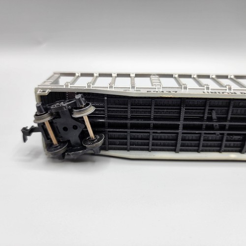 AHM HO Scale Union Pacific Pulpwood Rack Car #52437 Model Train C-6 - Picture 6 of 7
