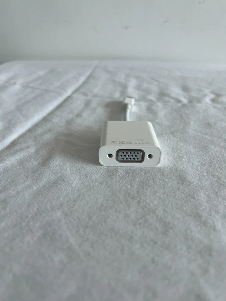Genuine Apple DisplayPort to VGA Adapter - Image 4 of 4