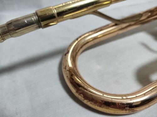 YAMAHA Trumpet YTR-3320 with hard case Red Bell Lacquer peeling Rust #2029 - Picture 9 of 21