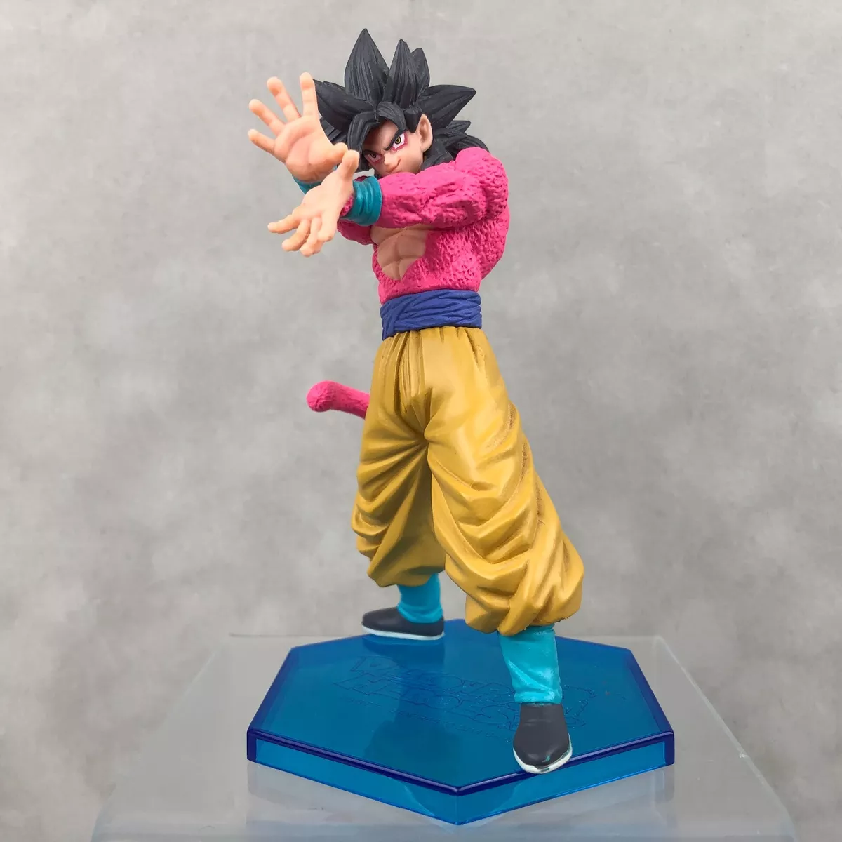 Boneco Dragon Ball Stars Super Saiyan 4 Goku- Fun Divirta-se