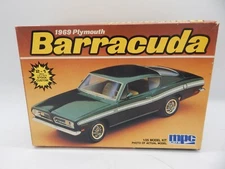 Vintage 1988 MPC Ertl 1969 Plymouth Barracuda 2 in 1 Build Model Car Kit 6070