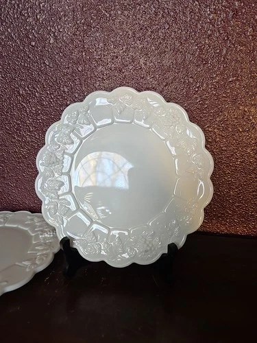 2 Vintage Westmoreland Paneled Grape Milk Glass 8.5” Luncheon Plate Set USA