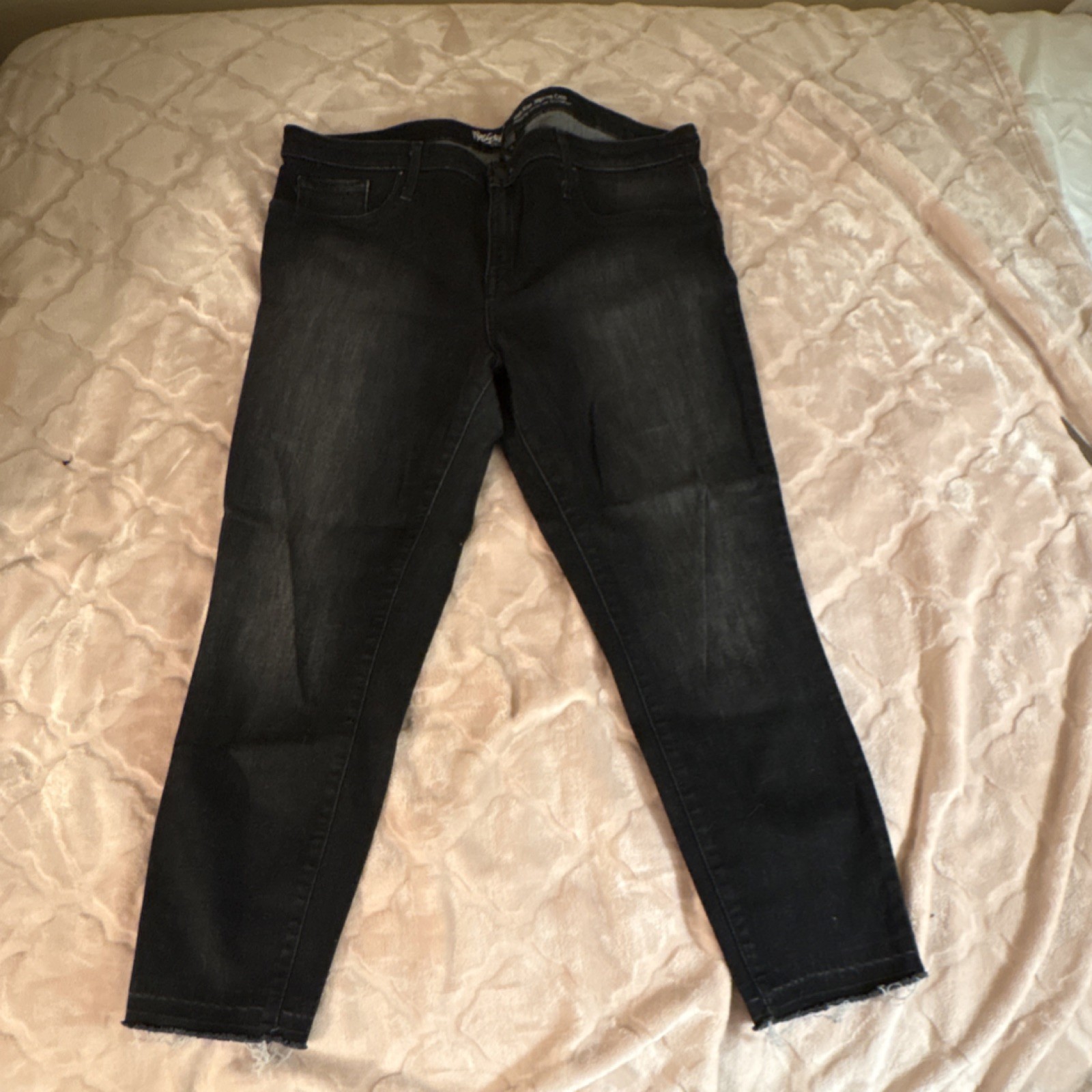 Mossimo High Rise Jegging Black Denim Jeans Dark Wash Button Frayed Hem Stretch