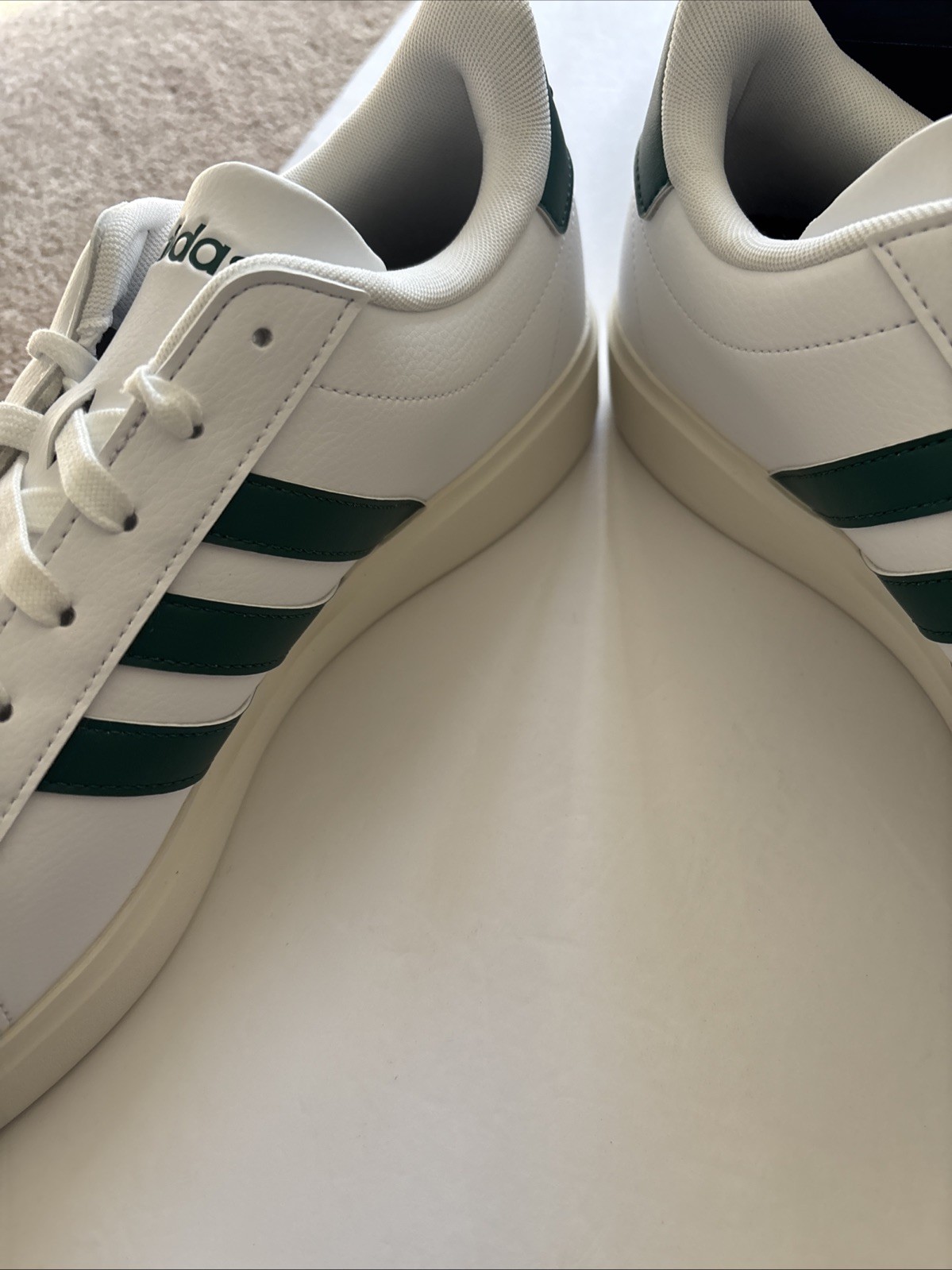 adidas men GRAND COURT 2.0 SHOES White/ Green Size 13 Brand New With Box