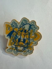 Mickey's Pals Lanyard Starter Set Donald Duck Only Disney Pin B7