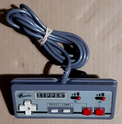 Nintendo NES Beeshu Zipper W/Turbo Controller