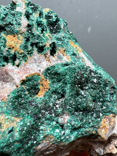 Primary Malachite Crystal on Matrix 507g – From Zaire (DR Congo) - Picture 6 of 11