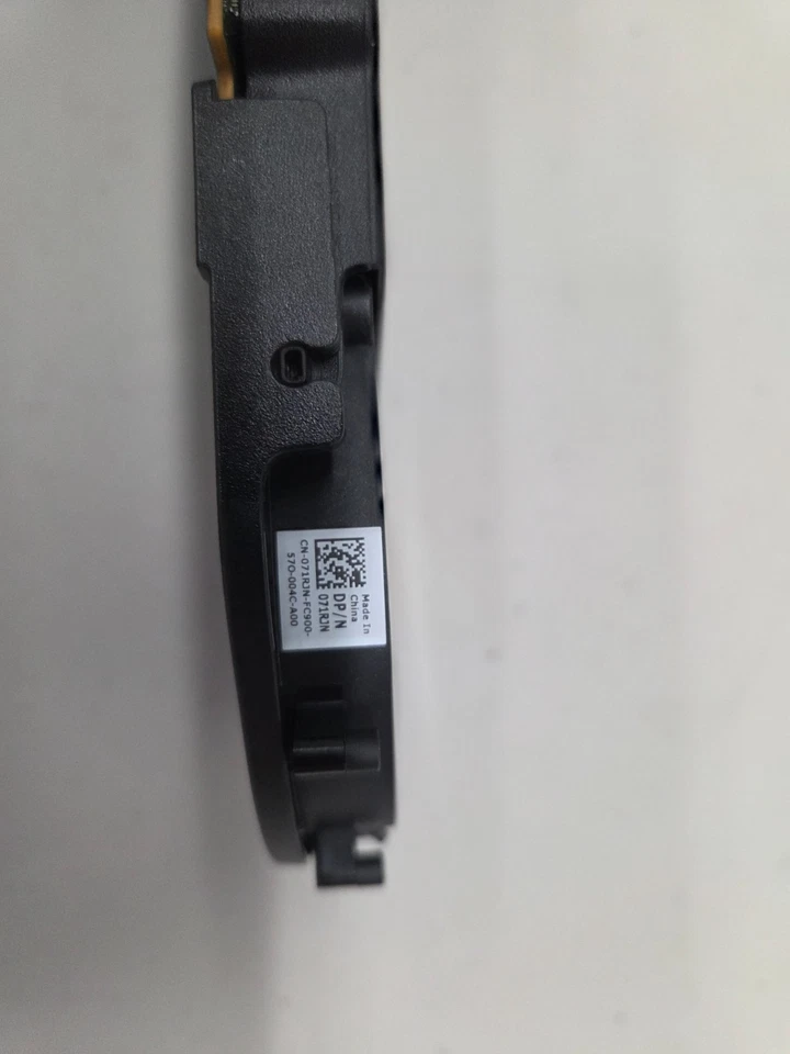 Dell Ultra-Speed Drive Quad NVMe M.2 PCIe x16 SSD Tarjeta Avanzada y 512 Gb NVME Foto 3 de 4