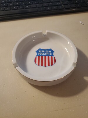 UNION PACIFIC RAILROAD ASHTRAY ROUND CERAMIC RED BLUE STRIPE