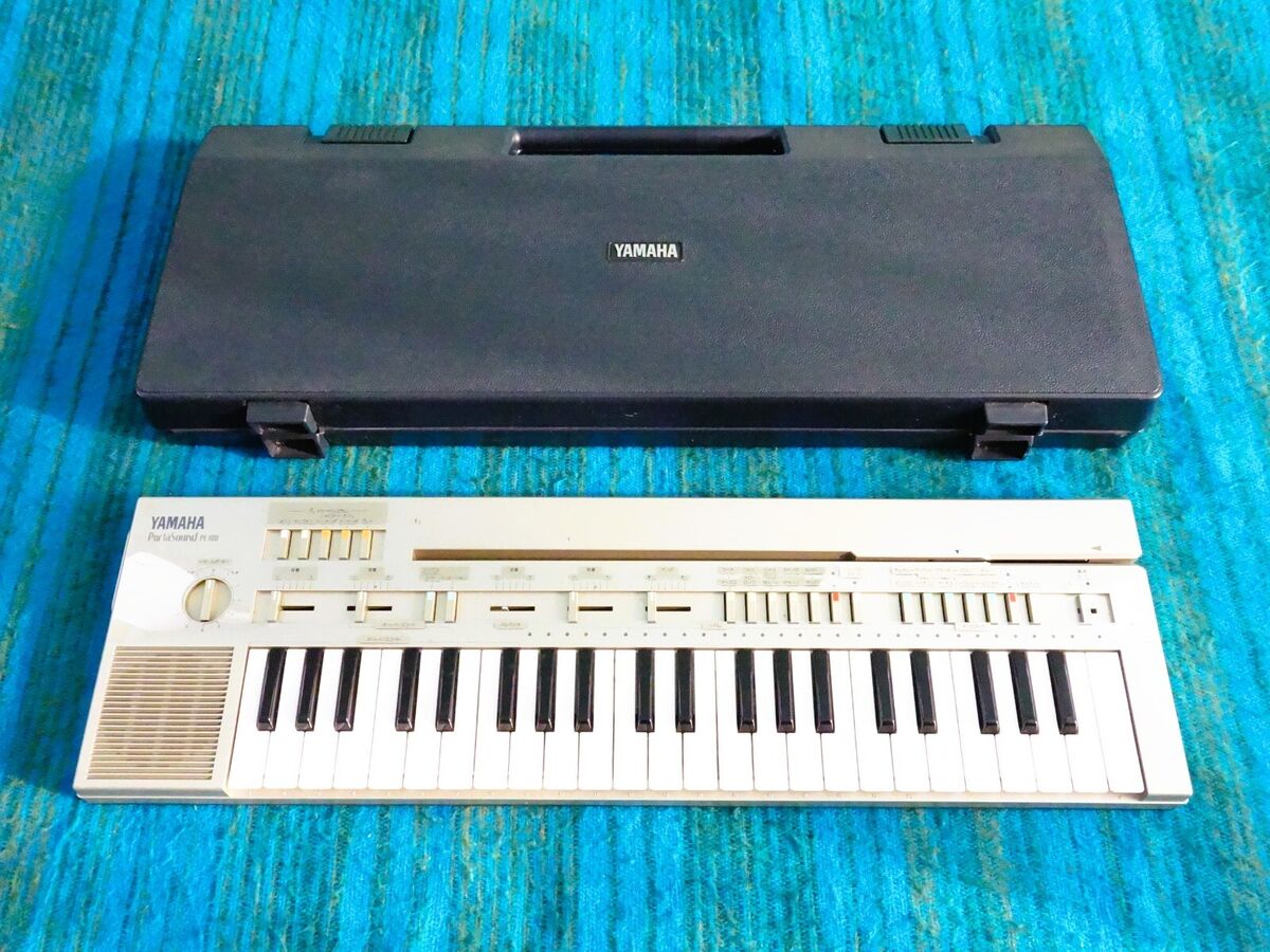 Vintage Yamaha PortaSound Pc-100 Electronic Keyboard With Vintage Yamaha PortaSound Pc-100 Electronic Keyboard With