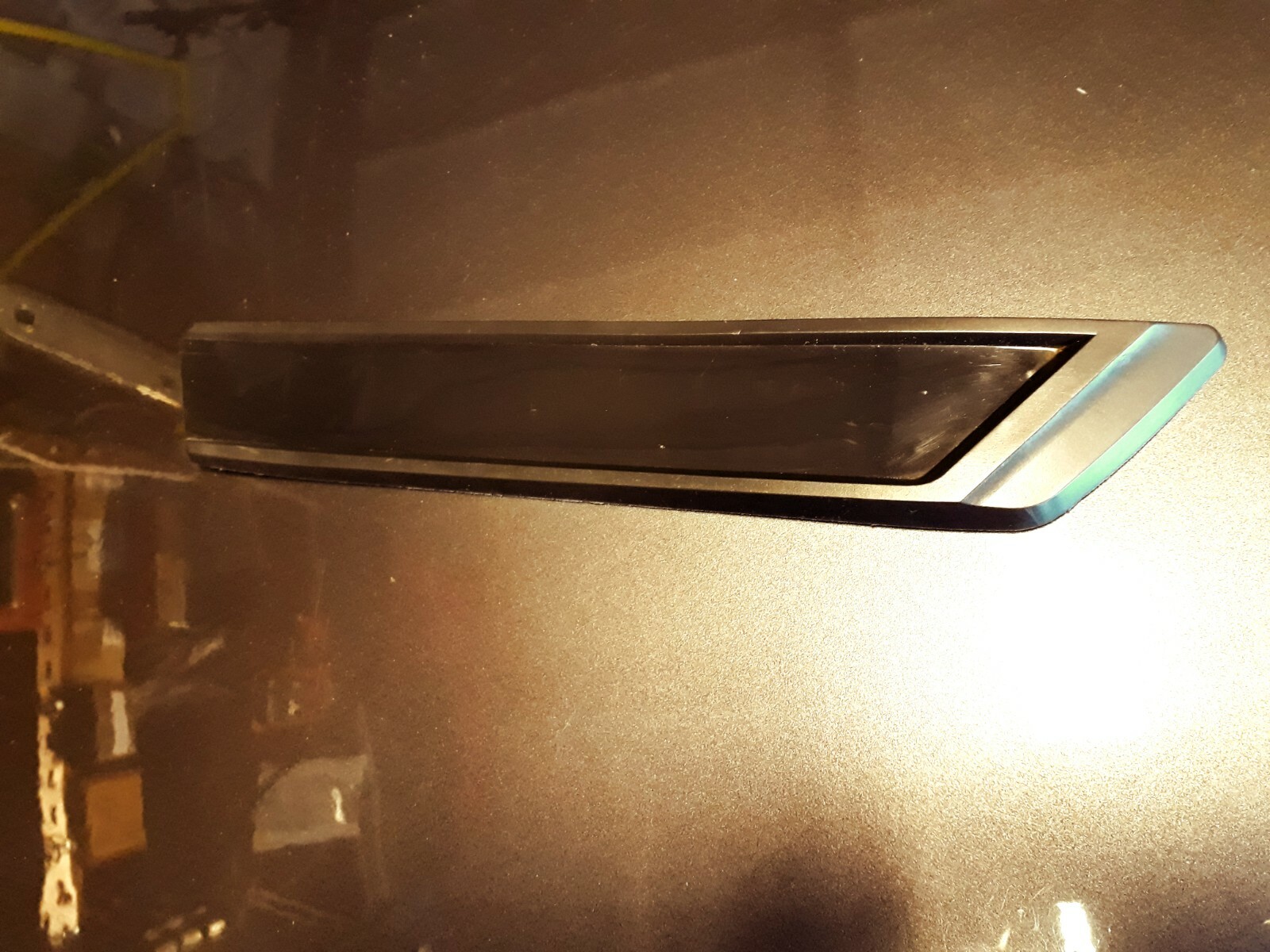 Élytre de réservoir plastique gauche d'origine pour mobylette Peugeot 103 SP MVL