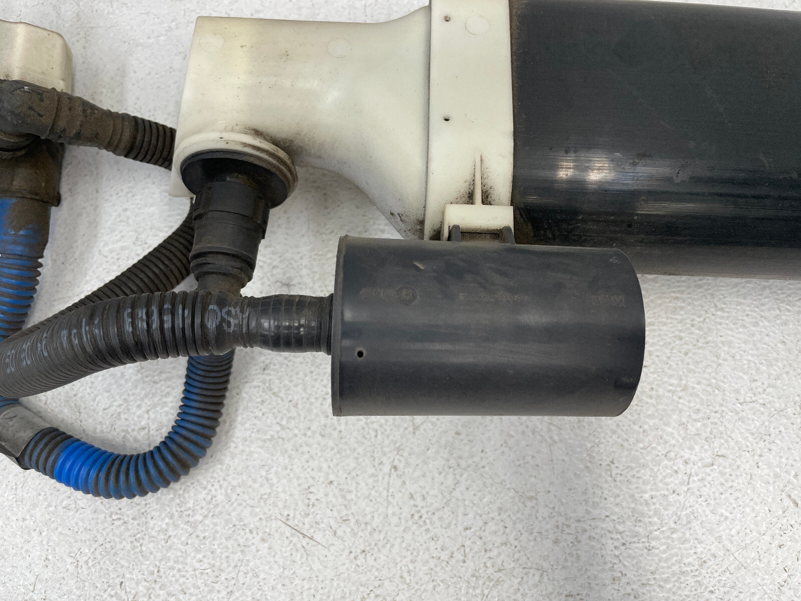 2014-2017 Maserati Ghibli S Fuel Vapor Charcoal Canister Tank 1558 OEM