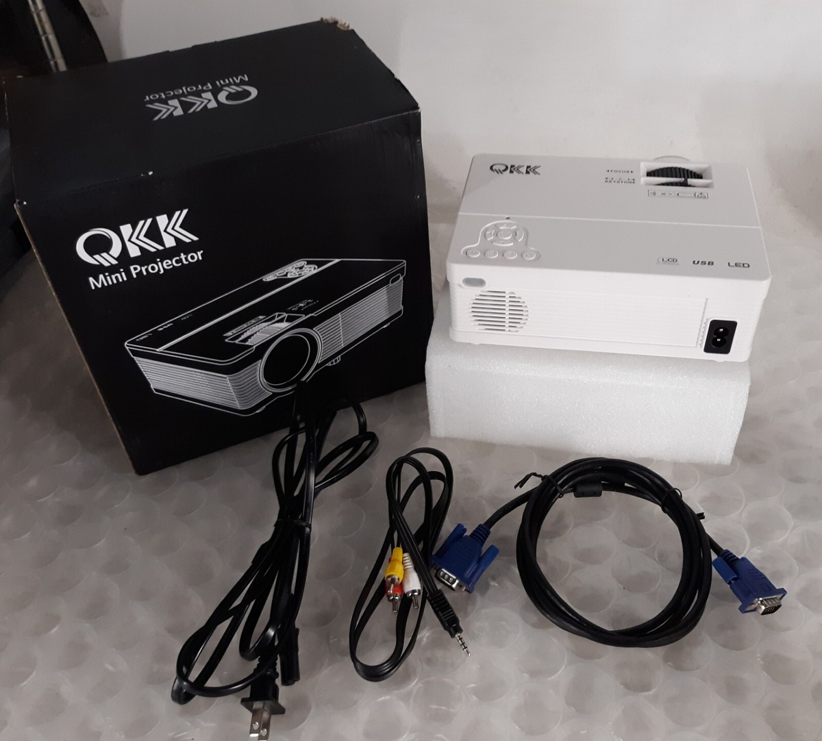 映像用ケーブル LED Projector QKK QK02 Mini Projector w/ VGA + S-Video Cables and Power Cord | eBay