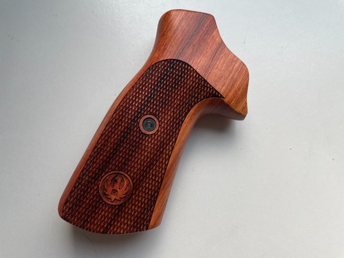 No groove Checker Hardwood Handle Grips for Ruger GP100 Super Redhawk - Picture 4 of 7