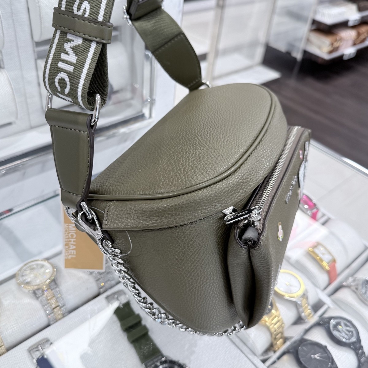 Michael Kors Slater Medium Chain Sling Pack Crossbody Bag  display picture 1