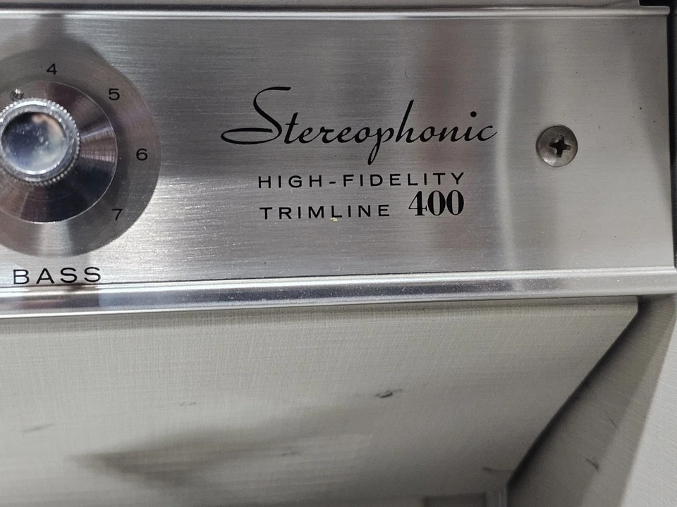 VINTAGE GE STEREOPHONIC HIGH FIDELITY TRIMLINE 400 PORTABLE RECORD PLAYER - Image 3 of 4