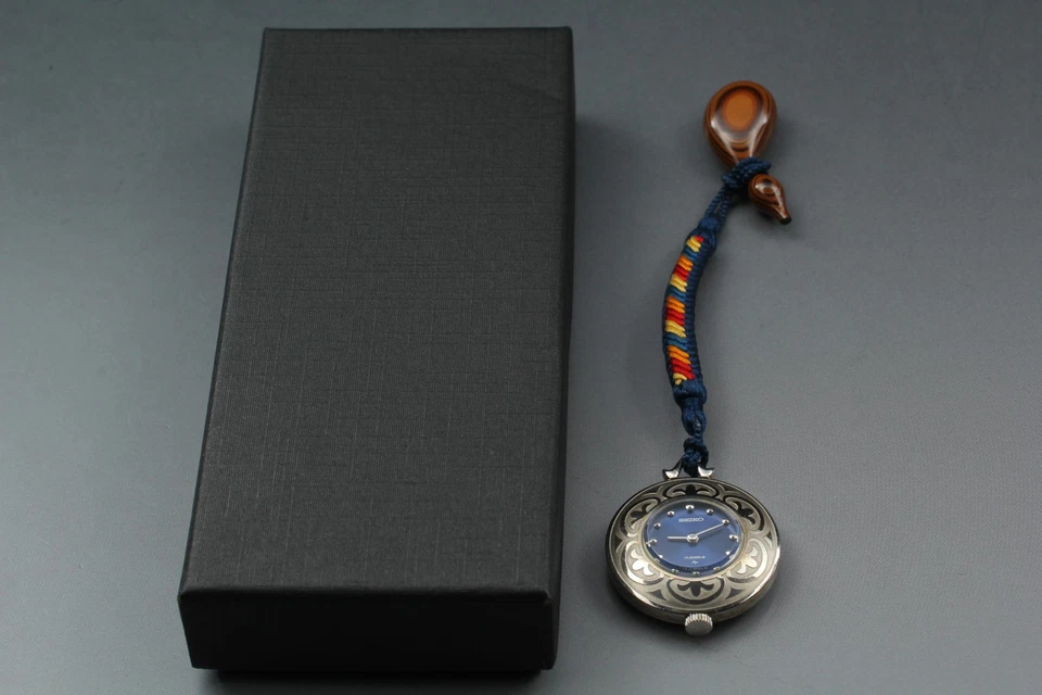 Vtg 1974 Seiko Fancy Watch 11-0950 APDP Blue Dial Hand-winding 17J Womens JAPAN - Image 2 of 4