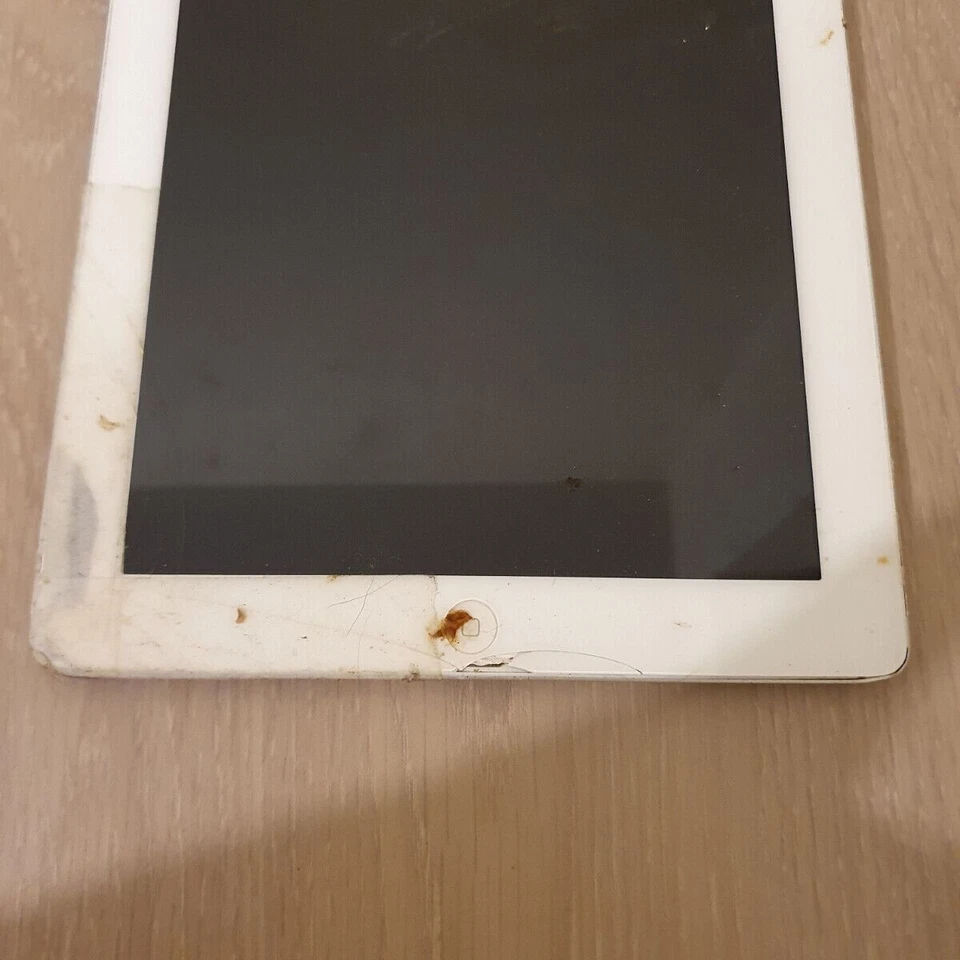 Apple iPad 2 A1395 White Wi-Fi 9.7" LCD Display 16GB 512MB RAM Dual Core Tablet - Image 3 of 4