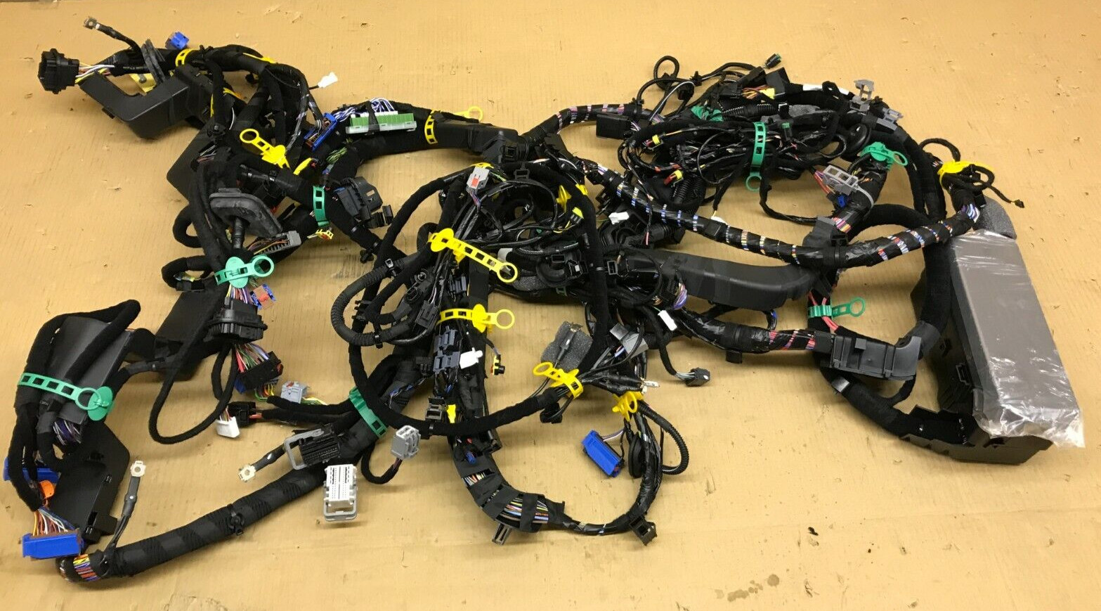 New 2014 - 2018 Maserati Ghibli S 3.0L M157 Rear Fuse Box Cable wire Harness OEM