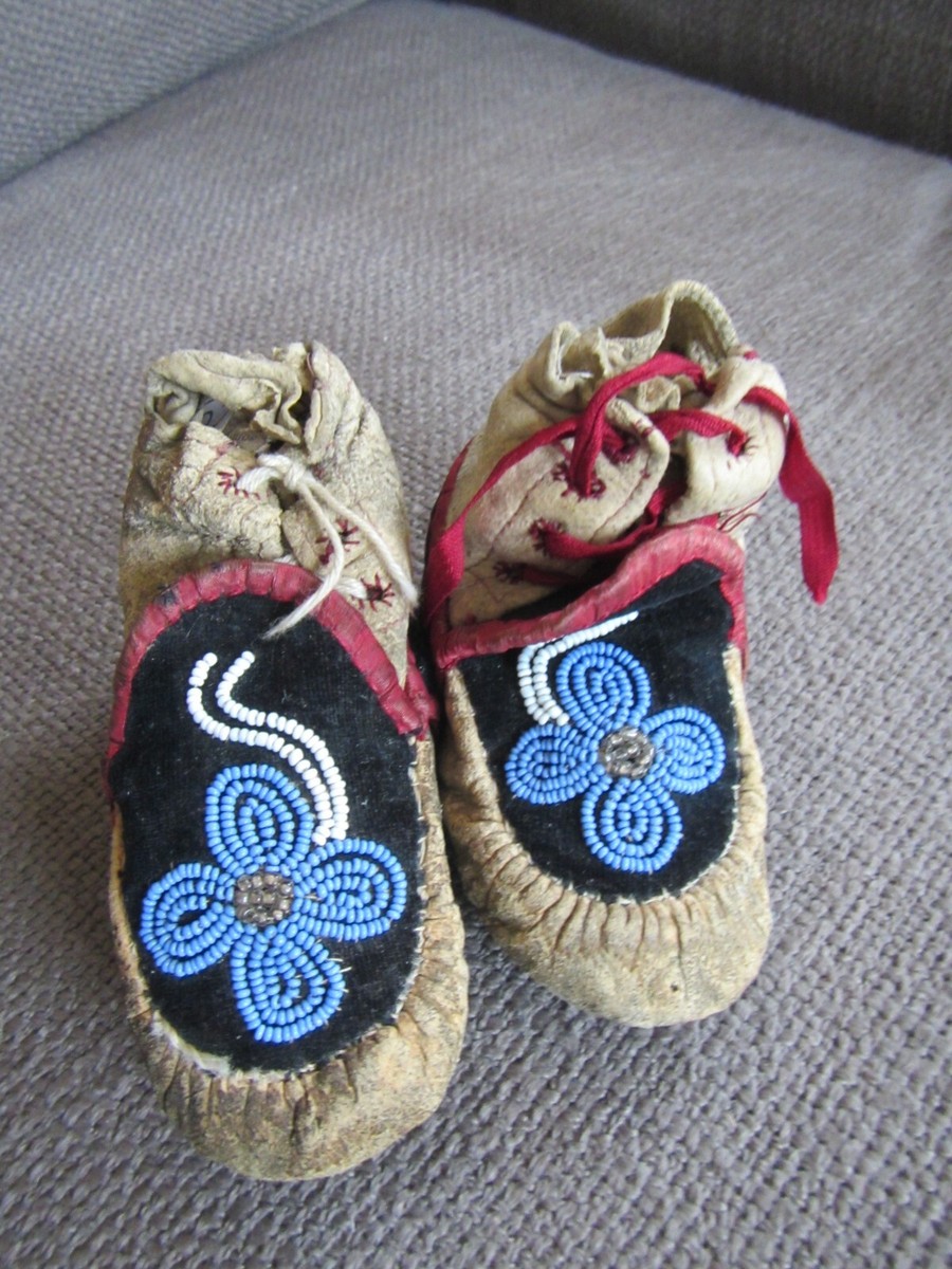Pucker Toe Moccasins Sewing Moccasins Early Antique Woodland Tribe