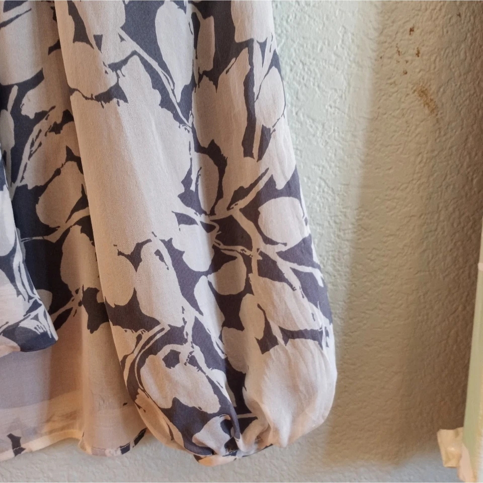 Tocca Silk Whimsigoth Victorian Puffed Sleeve Casual Feminine Sheer Boho blouse - Image 2 of 4