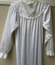 Vintage Katz Long Nightgown Size M Pale Ice Blue Lace trim Long Sleeve