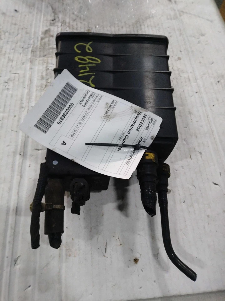 2016 Ford Edge vapor canister 2696236 usado 113K milhas azul - Imagem 2 de 4