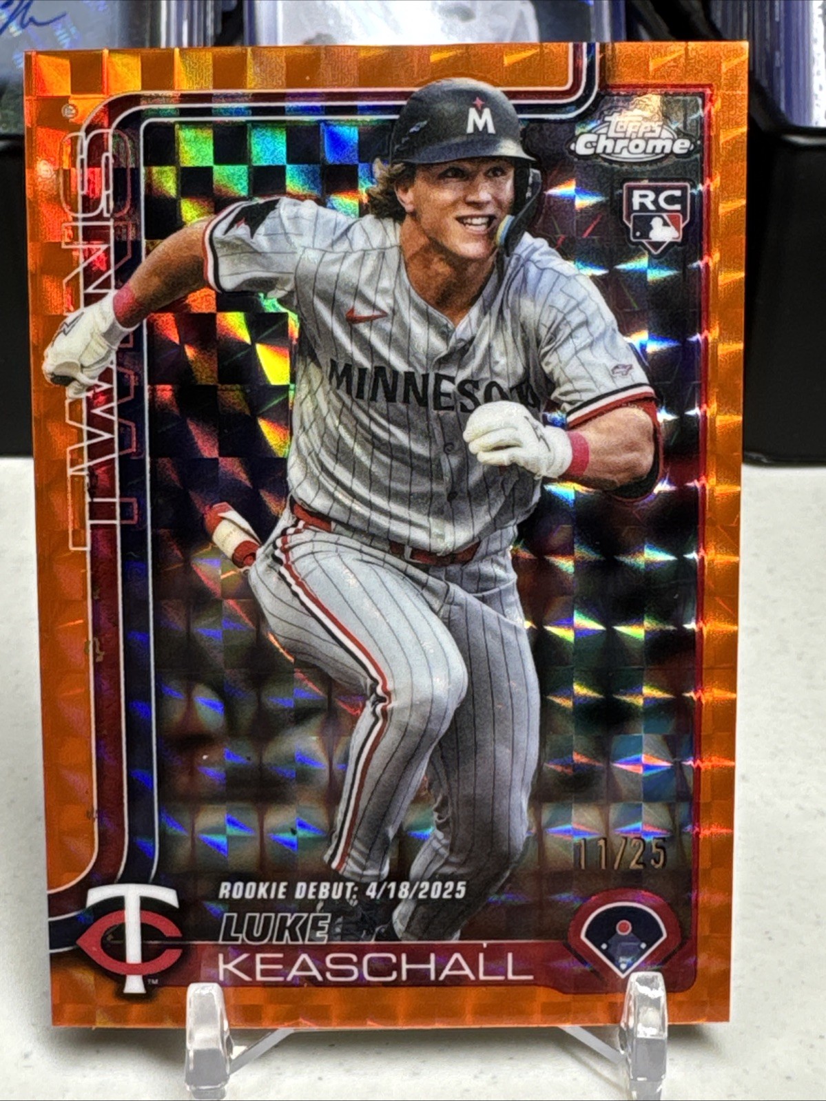 2025 Topps Chrome Update Luke Keaschall #USC134 Orange Geometric /25 (RC)