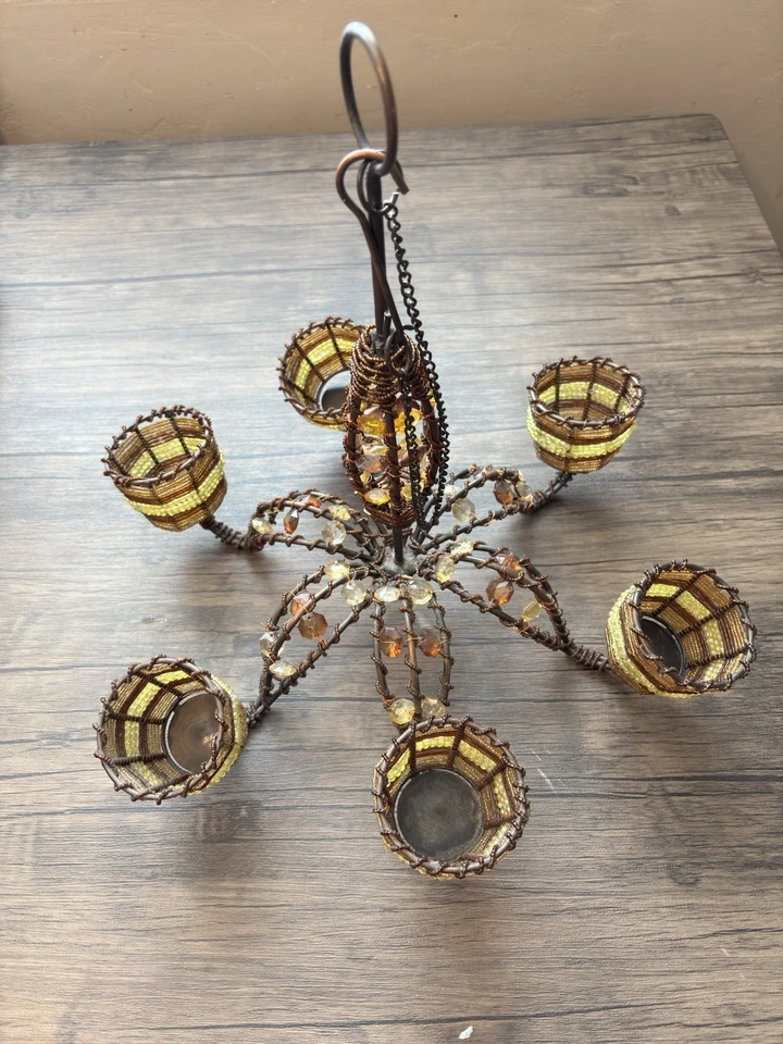 Candelabro de hierro forjado estilo bohemio con cuentas Foto 2 de 4