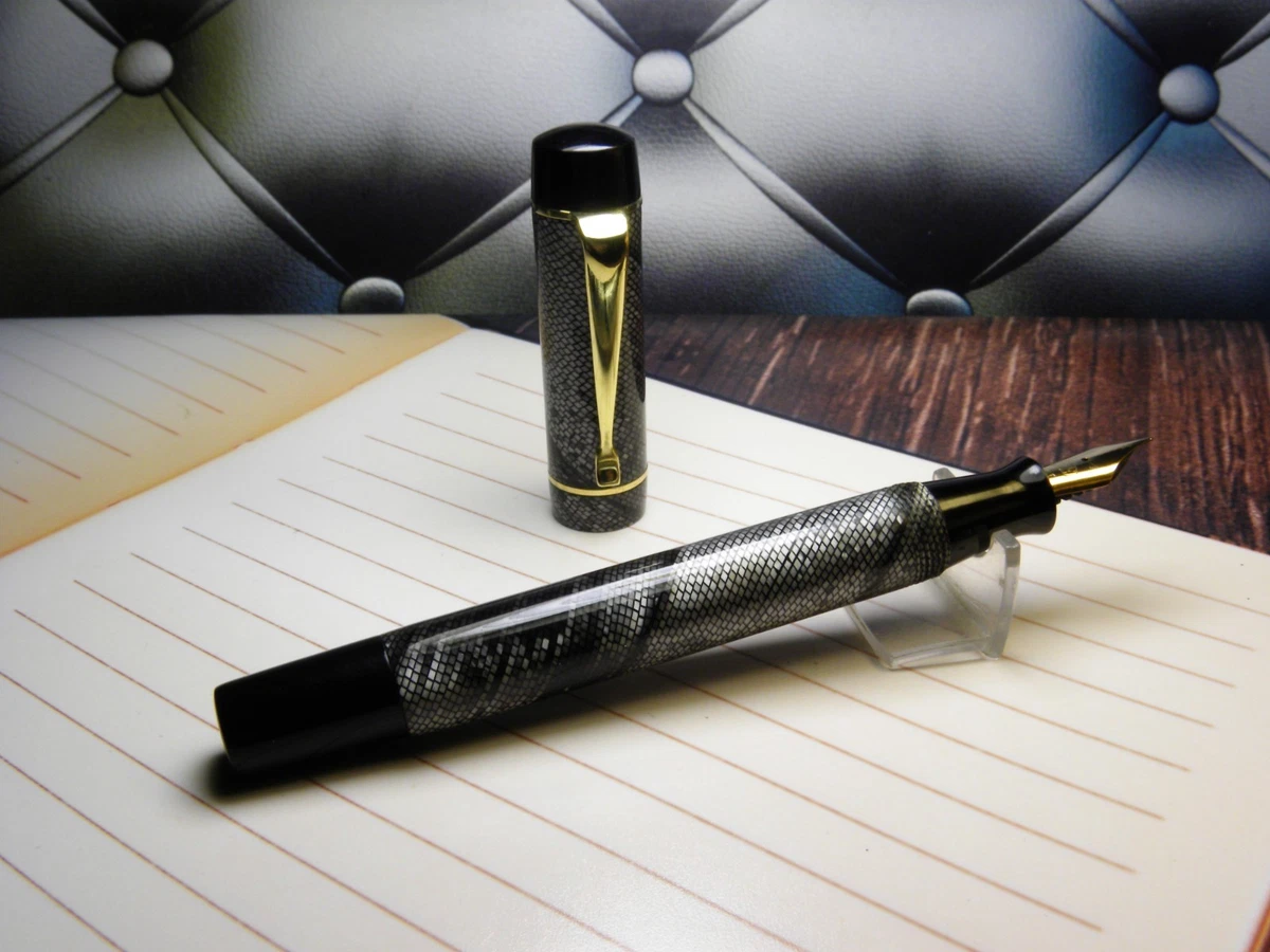 Vintage "Nobel" Fountain Pen-Lizardskin Pattern-14K Gold Flex Nib-Holland 1940s