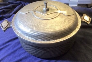 Vintage Aluminum Dutch Oven , Textured Design Collectible