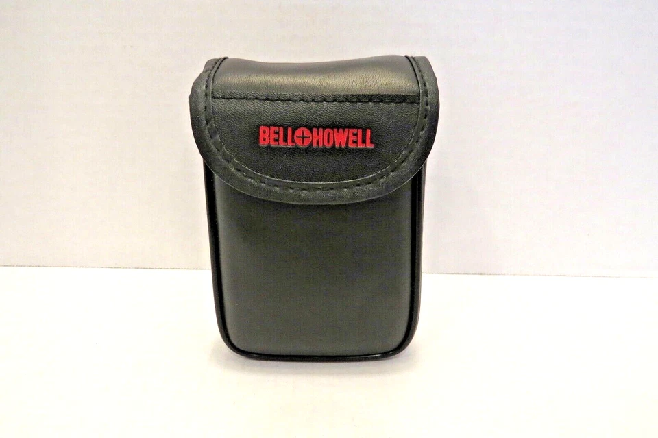 BELL & HOWELL ULTRA COMPACT CAMERA 35mm Focus Free with Case BELL + HOWELL - Image 3 of 4