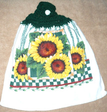 1 Crochet Top Hanging Kitchen Towel Flowers Sunflowers, Single green yarn