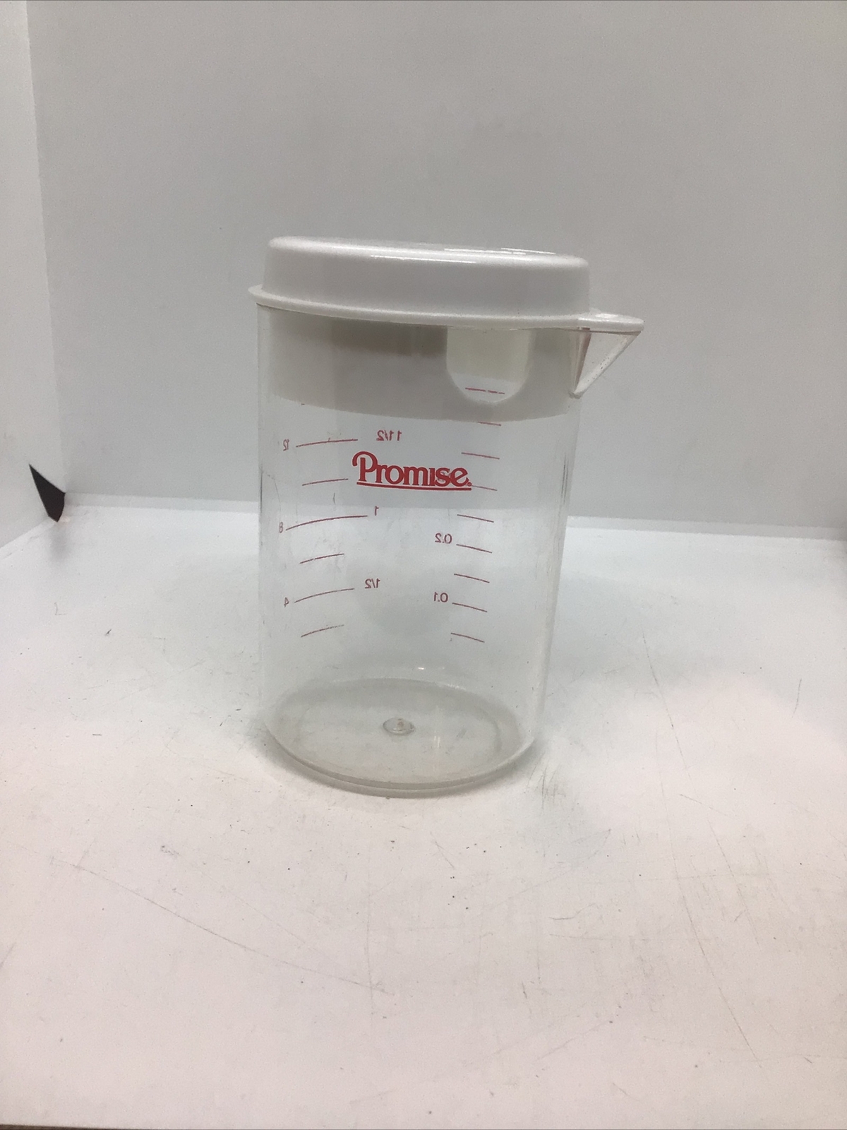 Promise Pourer Strainer tall measuring cup w/ lid Red measure lines