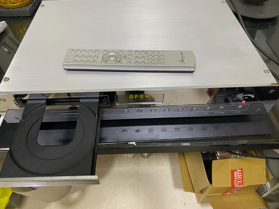 Burmester CD102 Classic Line Direct Drive CD Player (Used) with RC - Image 3 of 4