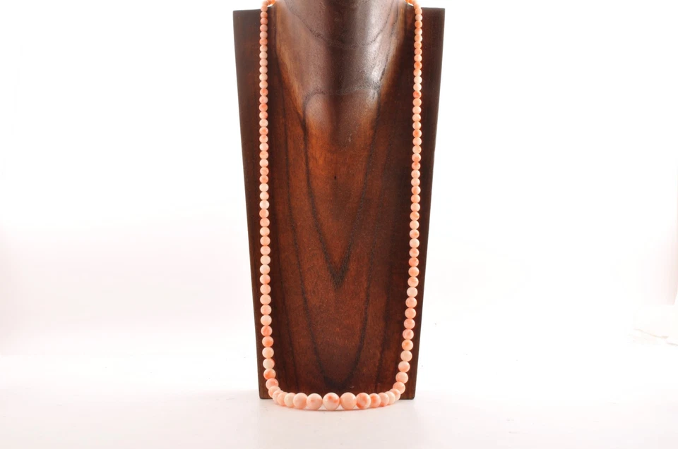 Pink coral necklace and earrings set (31.4n, 267.5ct) with "Certificate" case. - Image 2 of 4