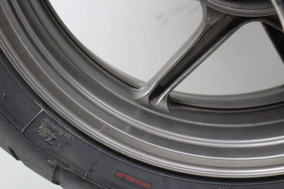 Llanta trasera Kawasaki Ninja ZX-6R ZX636C 2005-2006 (recta) Foto 3 de 4