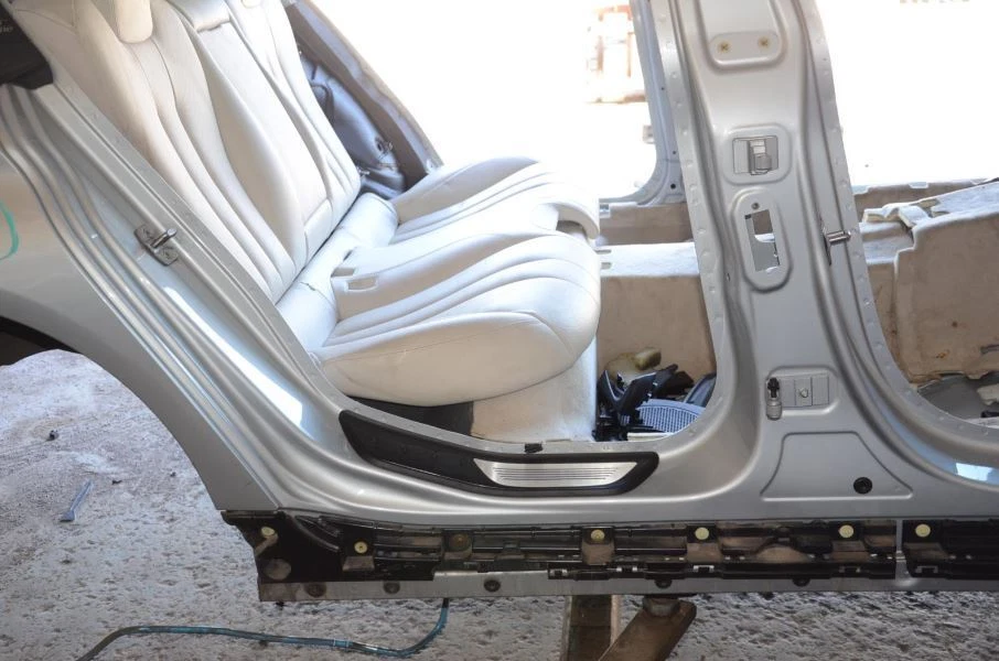 BMW 640I Gran Coupé 2013-2019 pasajero lado derecho basculante y poste corte Foto 4 de 4