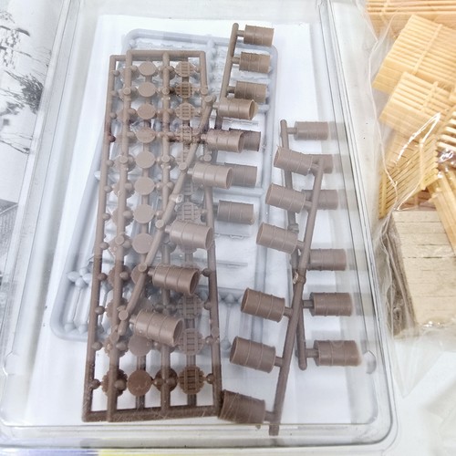 Lof Of HO Scale Scenery Wheat Pallet Barrel People Fence Dock Light Signs Etc - Picture 7 of 12