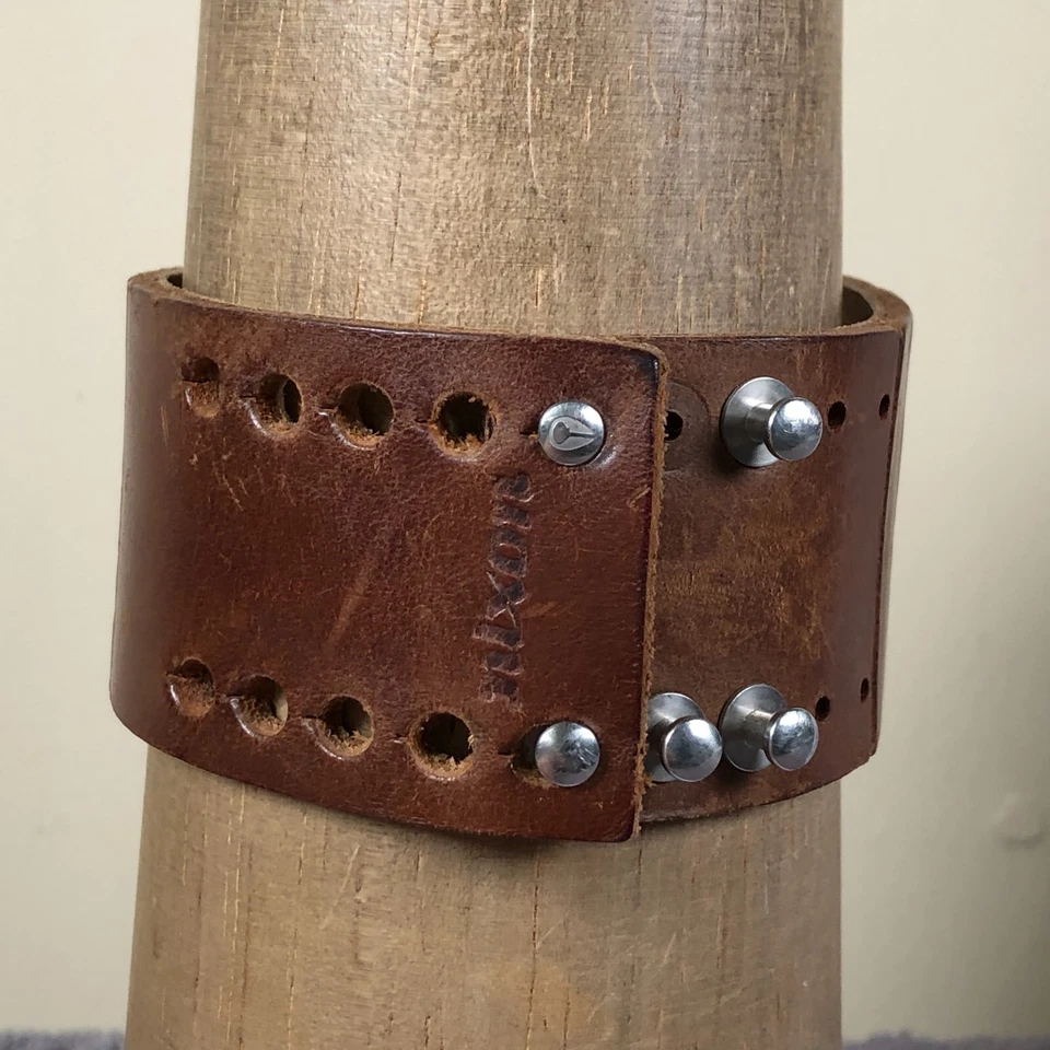 Reloj analógico de cuarzo Nixon The Kink clásico de cuero marrón 39 mm para hombre 7 3/4" Foto 4 de 4