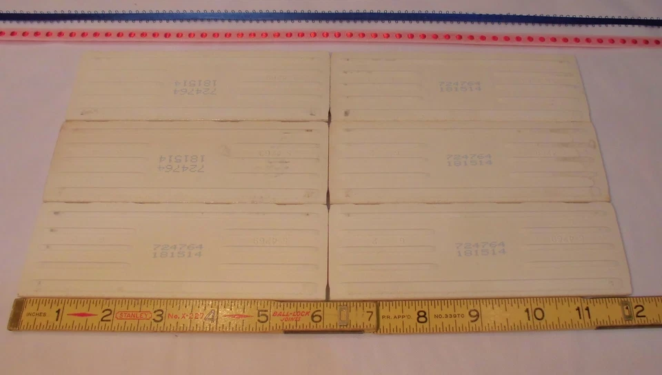 42 uds. Azulejos planos brillantes *Beige descabellado* superficie de cerámica con borde de nariz de toro; nuevos de stock como nuevos Foto 3 de 4