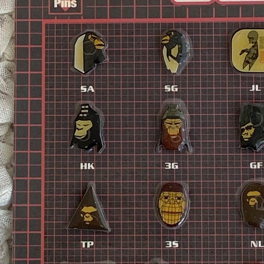 A BATHING APE Vintage Initial Pin Badge Set Futura Collaboration Unopened thumbnail 4