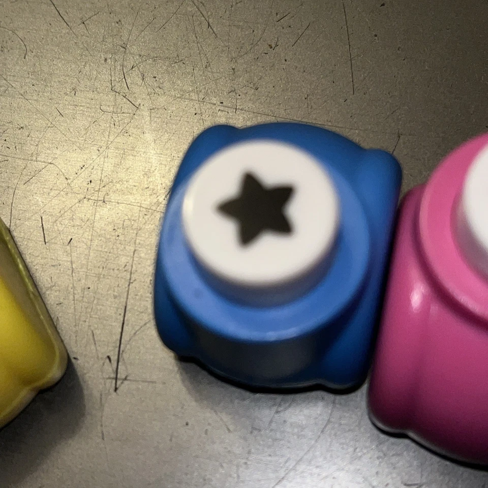 Set of 5 Mini Hole Punch 4 Leaf Clover, Crown, Star, Leaf & Umbrella - Image 3 of 4