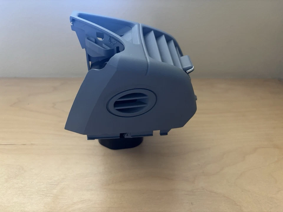 2001-2006 Mercedes-Benz S55 AMG Left Passenger Side Dashboard Air Vent - Image 4 of 4