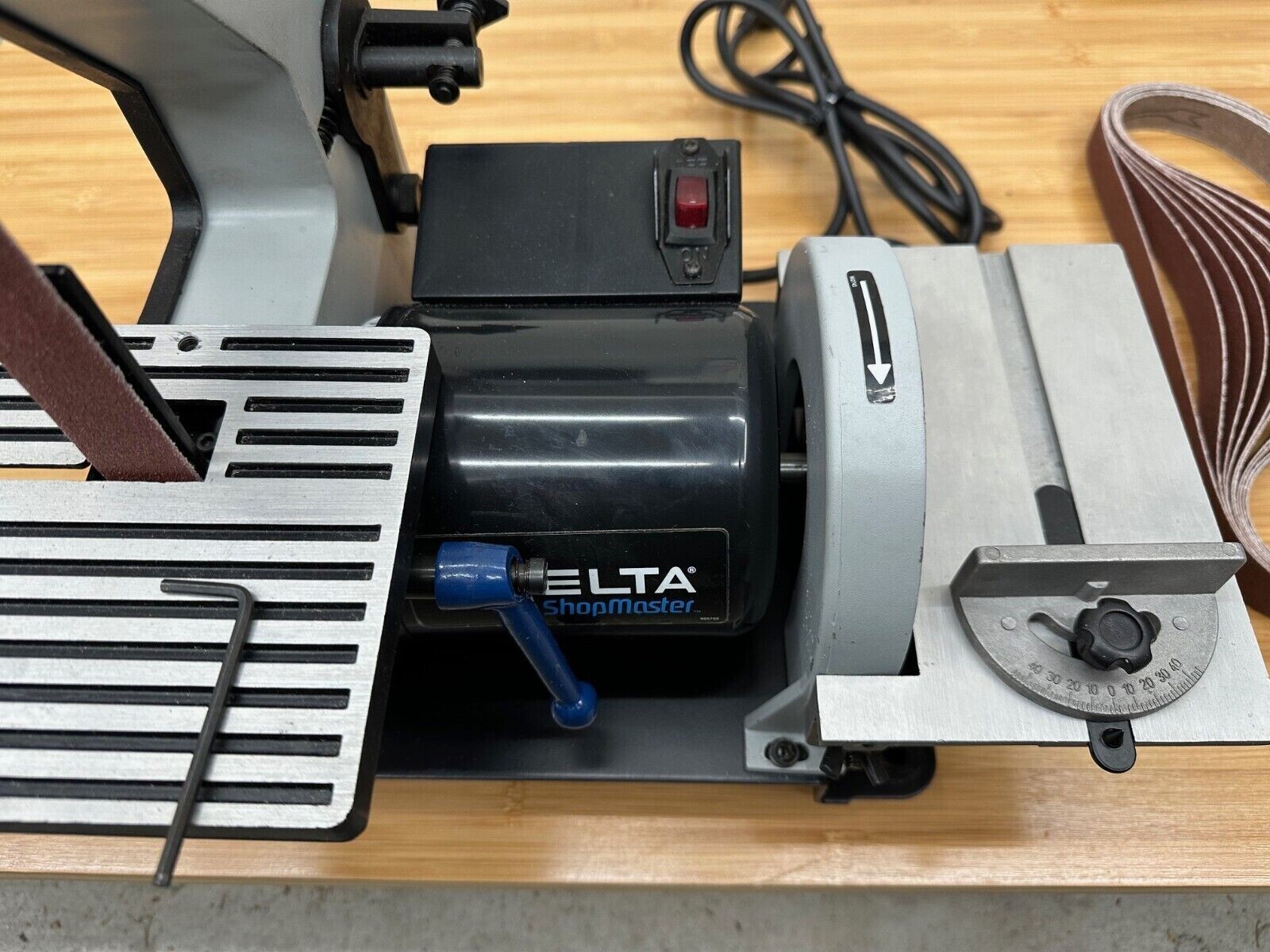 Delta SA150 Shopmaster 1" Belt/5" Disc Sander 1/4 HP with 10 Extra