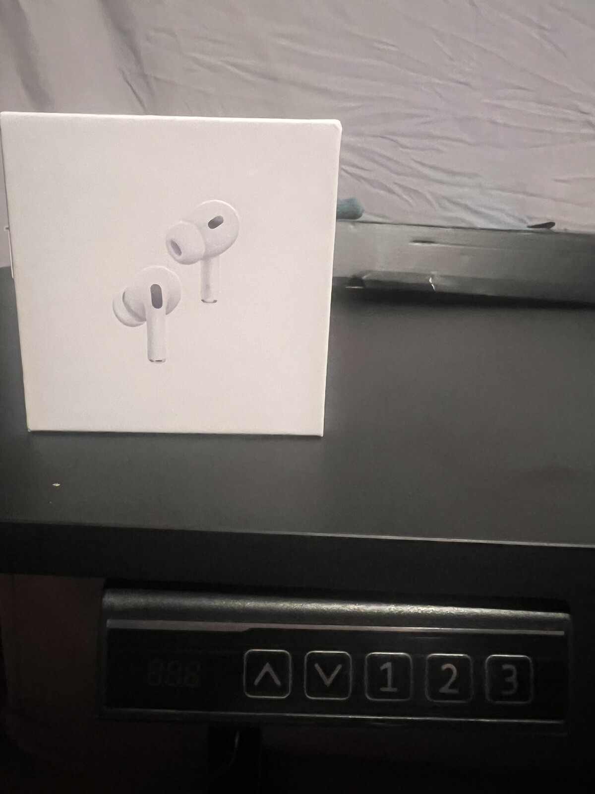 Advanced Noise-Cancelling AirPods Pro for Superior Sound Quality-image