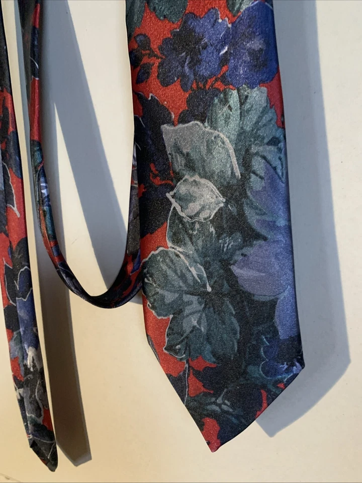 Gravata floral masculina vintage Ketch 57 x 3,5 - Imagem 2 de 4