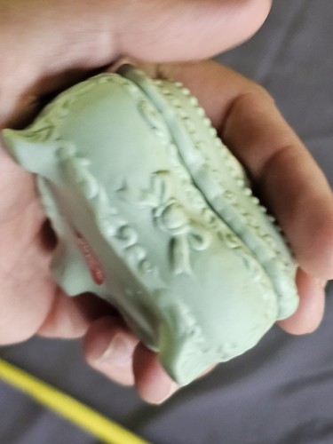 Scatola portagioie vintage in diaspro verde a forma di cuore cammeo e rosa - Foto 3 di 7