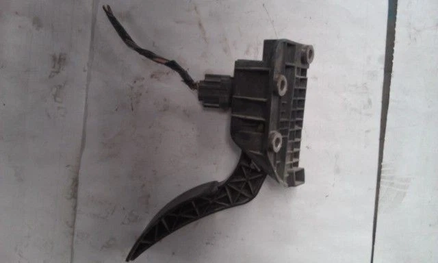 07 FORD F250 SUPER DUTY ACELERADOR 5,4 L pedal 9061 Foto 2 de 4